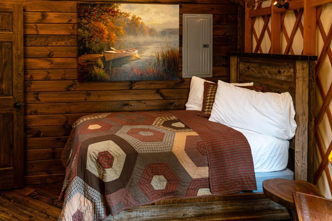 Tranquil Haven Luxy Yurt - Creekside Glamping With Private Hot Tub Villa Topton Eksteriør bilde